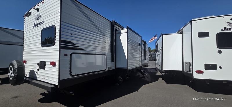 2026 Jayco Jay Flight SLX 333BTS Photo in Staunton, VA 24401