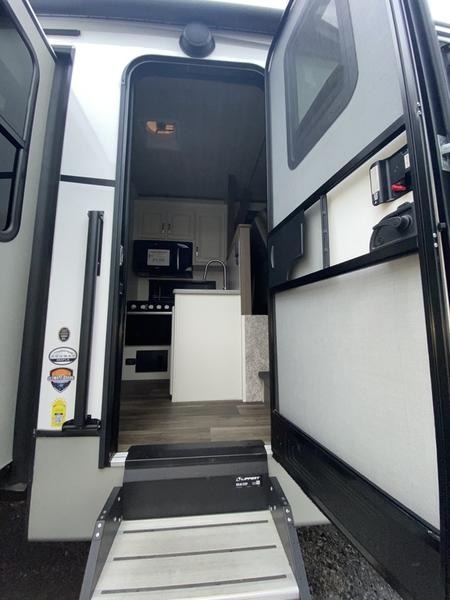 2023 Keystone RV Cougar 354FLS Photo in Staunton, VA 24401