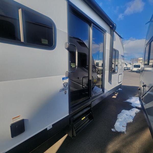 2025 Jayco 380DQS Photo in Staunton, VA 24401