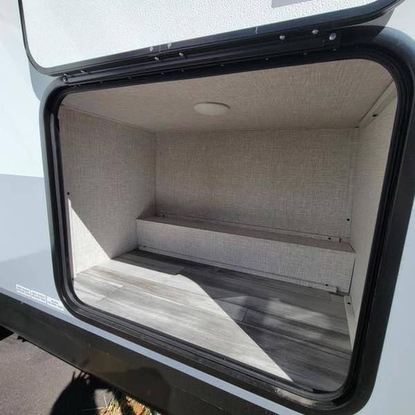 2024 Jayco Jay Feather 27BHB Photo in Staunton, VA 24401