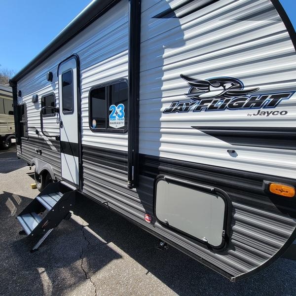 2024 Jayco Jay Flight 212QB Photo in Staunton, VA 24401