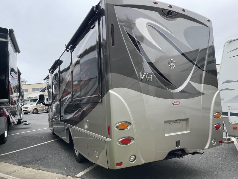 2011 Winnebago Via 25Q Photo in Staunton, VA 24401