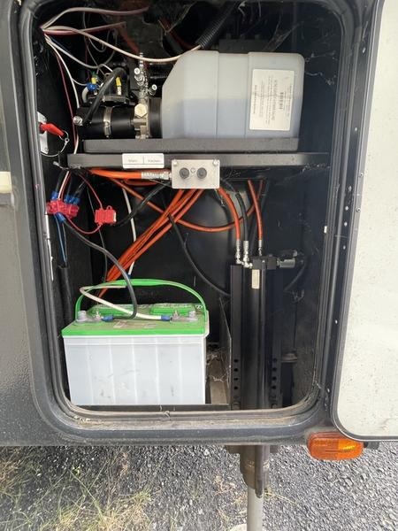 2014 Keystone RV Alpine 3620FL Photo in Staunton, VA 24401