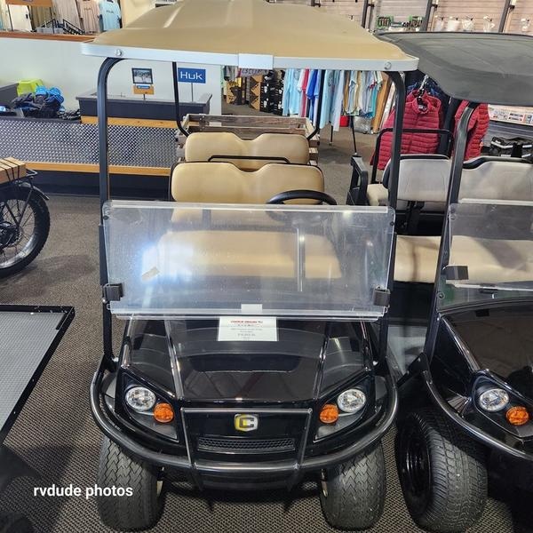 2023 Cushman® Shuttle™ 4 ELiTE Lithium Electric Photo in Staunton, VA 24401