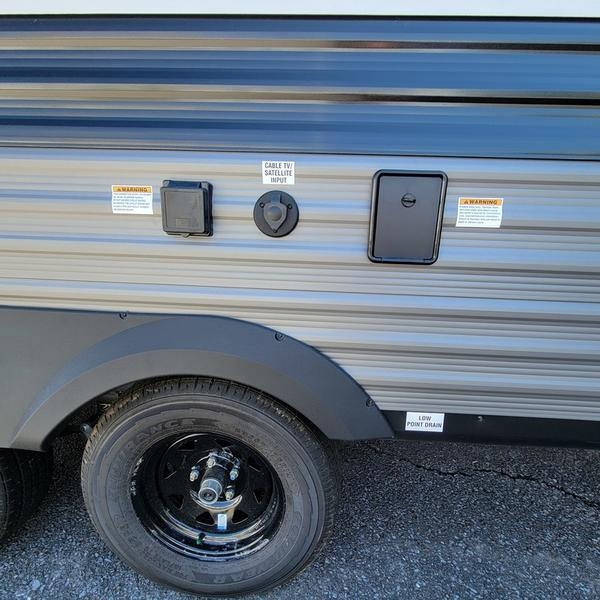 2024 Jayco Jay Flight 212QB Photo in Staunton, VA 24401