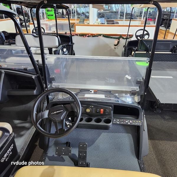 2023 Cushman® Shuttle™ 4 ELiTE Lithium Electric Photo in Staunton, VA 24401