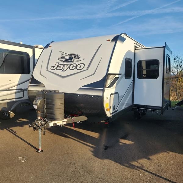 2024 Jayco Jay Feather 19MRK Photo in Staunton, VA 24401