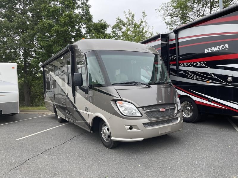 2011 Winnebago Via 25Q Photo in Staunton, VA 24401